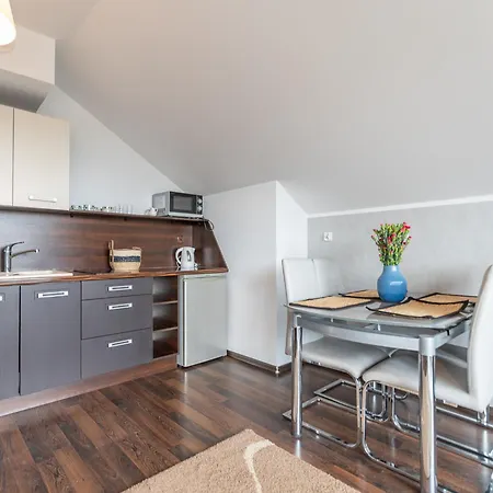 Ms - Zeromskiego 22 *