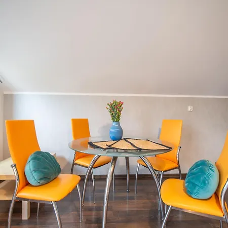 Ms - Zeromskiego 22 *