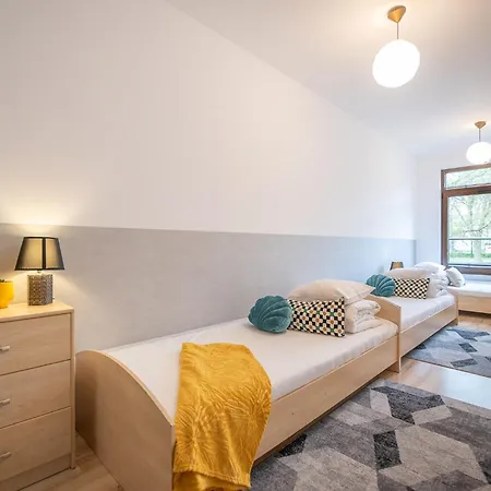 Ms - Zeromskiego 22 *