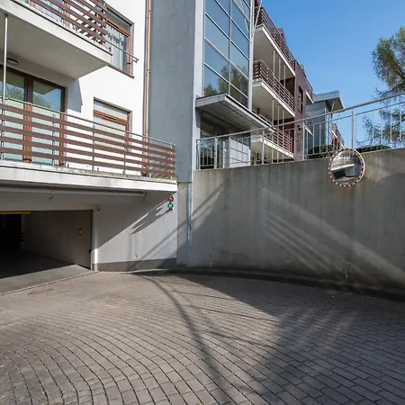 Ms - Zeromskiego 22 *