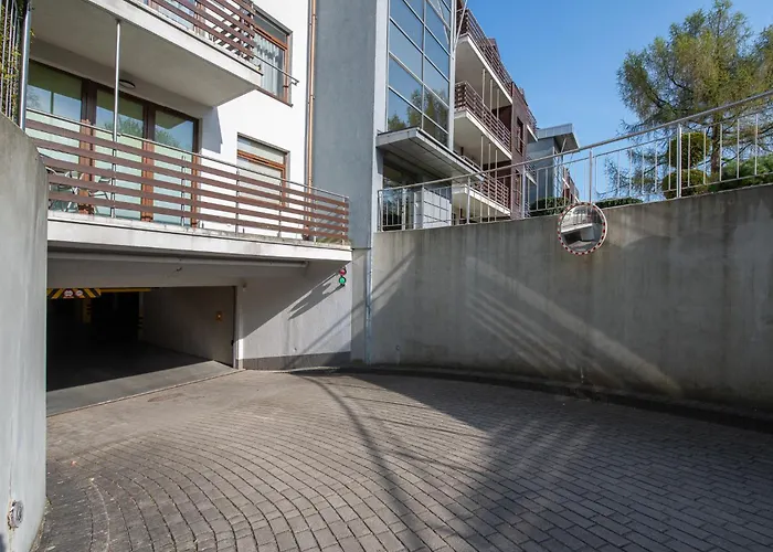 Ms - Zeromskiego 22 *